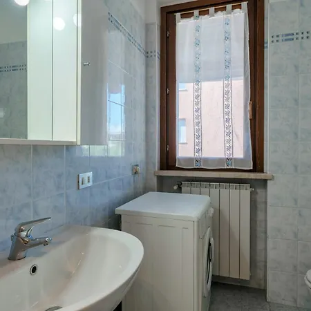 Διαμέρισμα Adele's House - Con Terrazza, Piscina E Wifi Σιρμιόνε