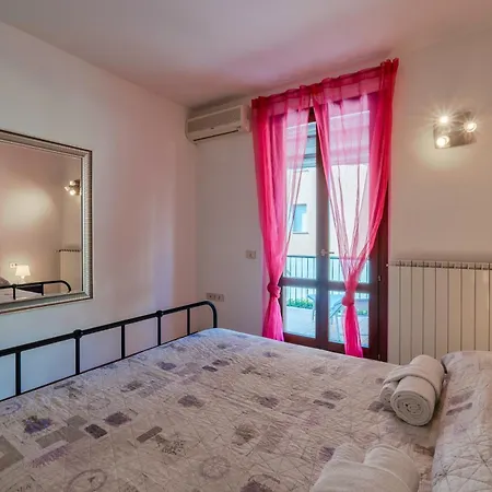 Adele's House - Con Terrazza, Piscina E Wifi * Σιρμιόνε