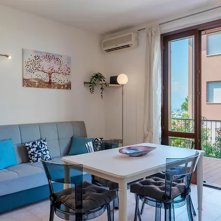 Adele's House - Con Terrazza, Piscina E Wifi Διαμέρισμα