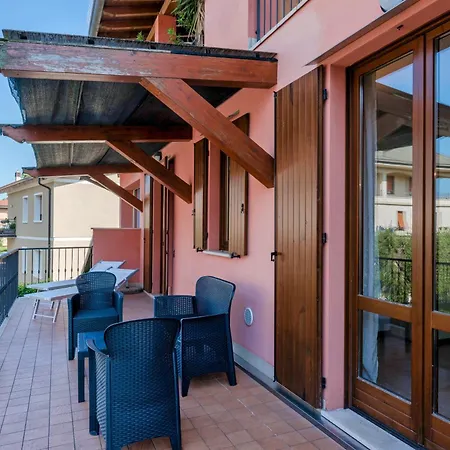 Διαμέρισμα Adele's House - Con Terrazza, Piscina E Wifi Σιρμιόνε