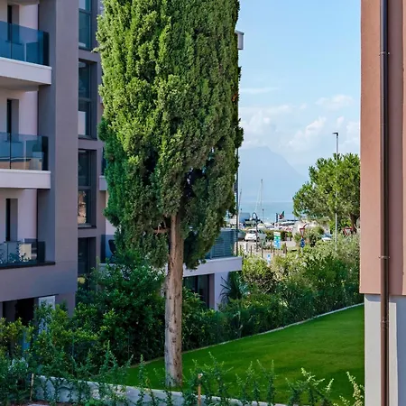 Adele's House - Con Terrazza, Piscina E Wifi Sirmione