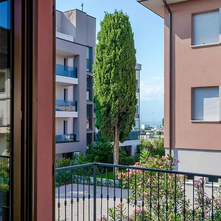 Adele's House - Con Terrazza, Piscina E Wifi * Sirmione